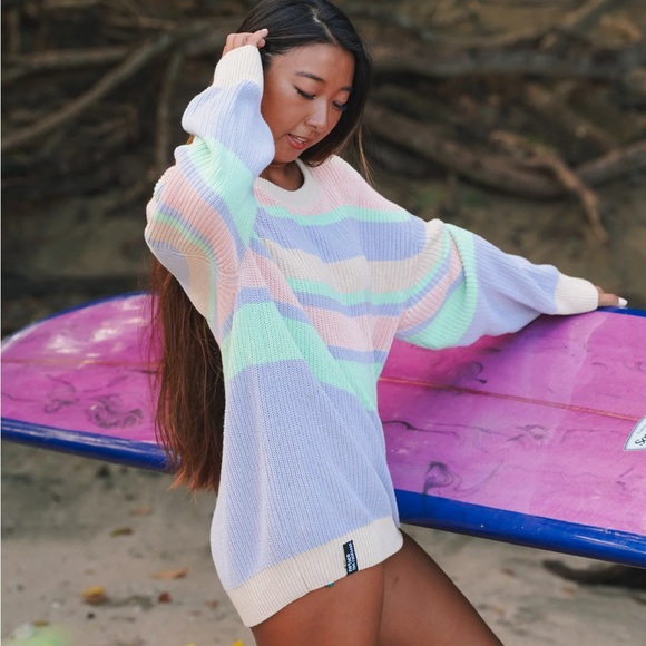 Notice the reckless endless summer sweater - Picture 2 of 3